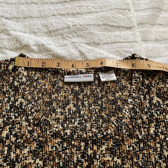 Loose fitting, light, summery, dressy, short sleeved top - Picture 5 of 12